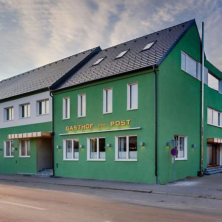 Hotel Zur Post Illmitz Bagian luar foto