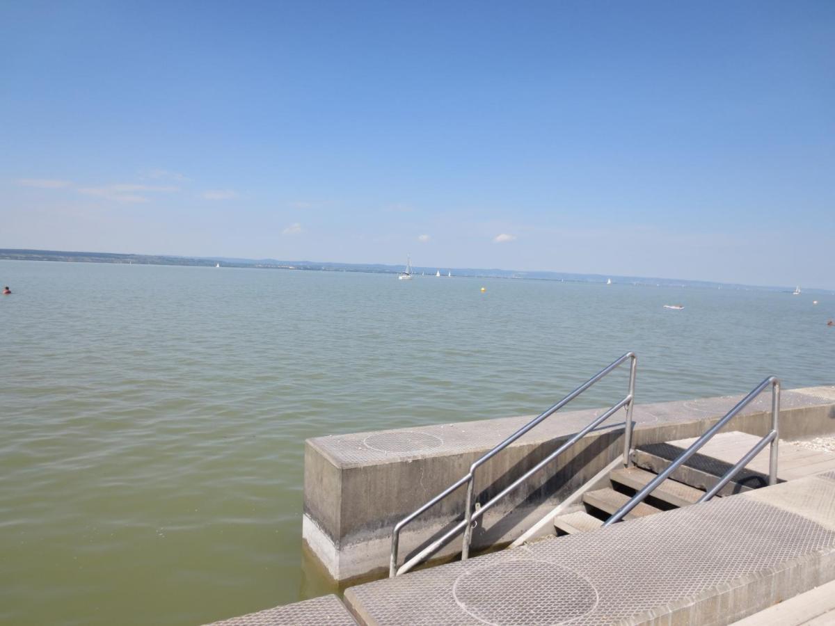 Hotel Zur Post Illmitz Bagian luar foto